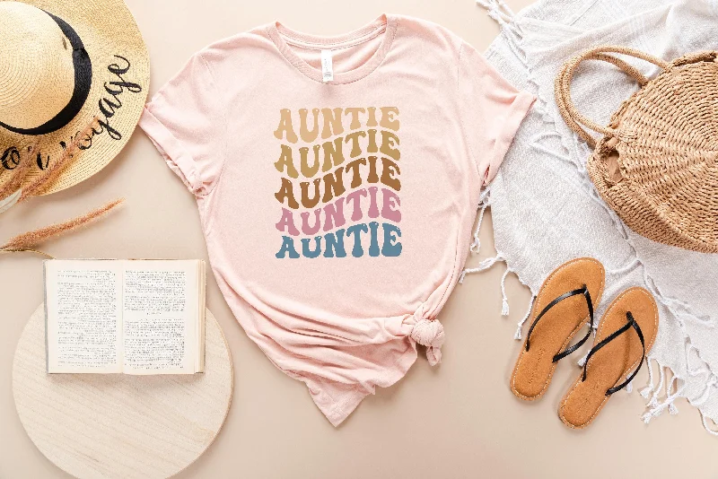 Retro Auntie T-Shirt  Perfect Gift for Auntie or for Mothers Day  Auntie Shirt Pregnancy Announcement Shirt  U617T