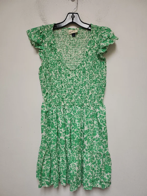 Dress Casual Short By Universal Thread In Green, Size: M